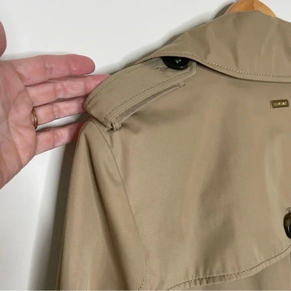 Ellen Tracy full length Trench Coat in Beige minimalist beige esthetic - Picture 10 of 15